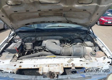 2000 Ford F-150 Lariat/Work Series/Xl/Xlt from USA, damaged, VIN 1FTRX17W2YNB72063